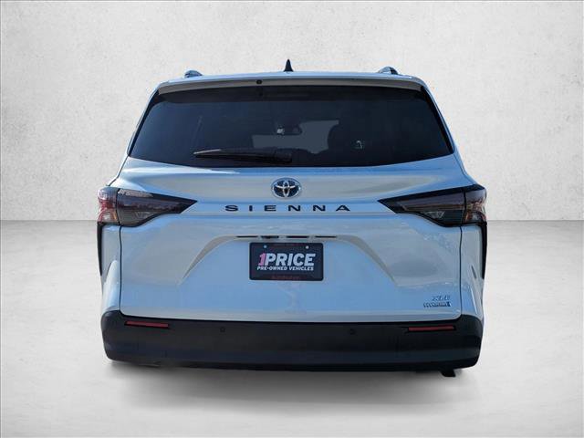 Used 2024 Toyota Sienna XLE image 6