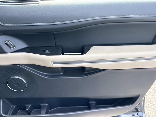 Certified 2024 Ford Expedition XLT RWD image 23