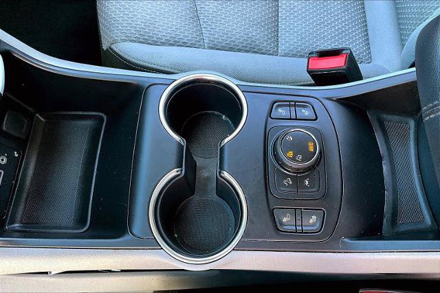 Used 2023 GMC Terrain SLE w/ Driver Convenience Package image 18