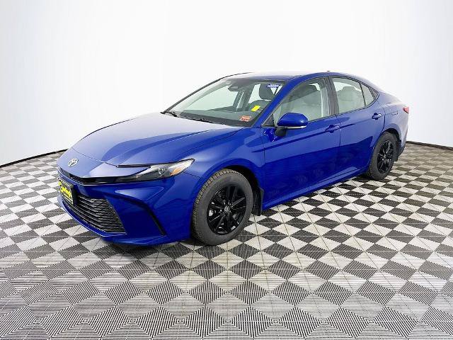 Used 2025 Toyota Camry LE AWD/4WD image 3