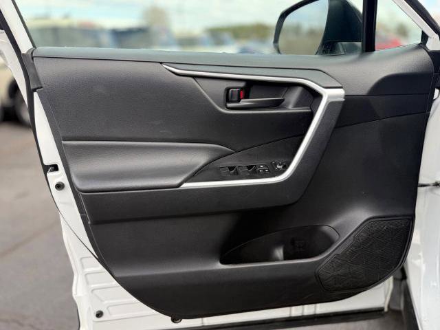 Used 2024 Toyota RAV4 LE image 5