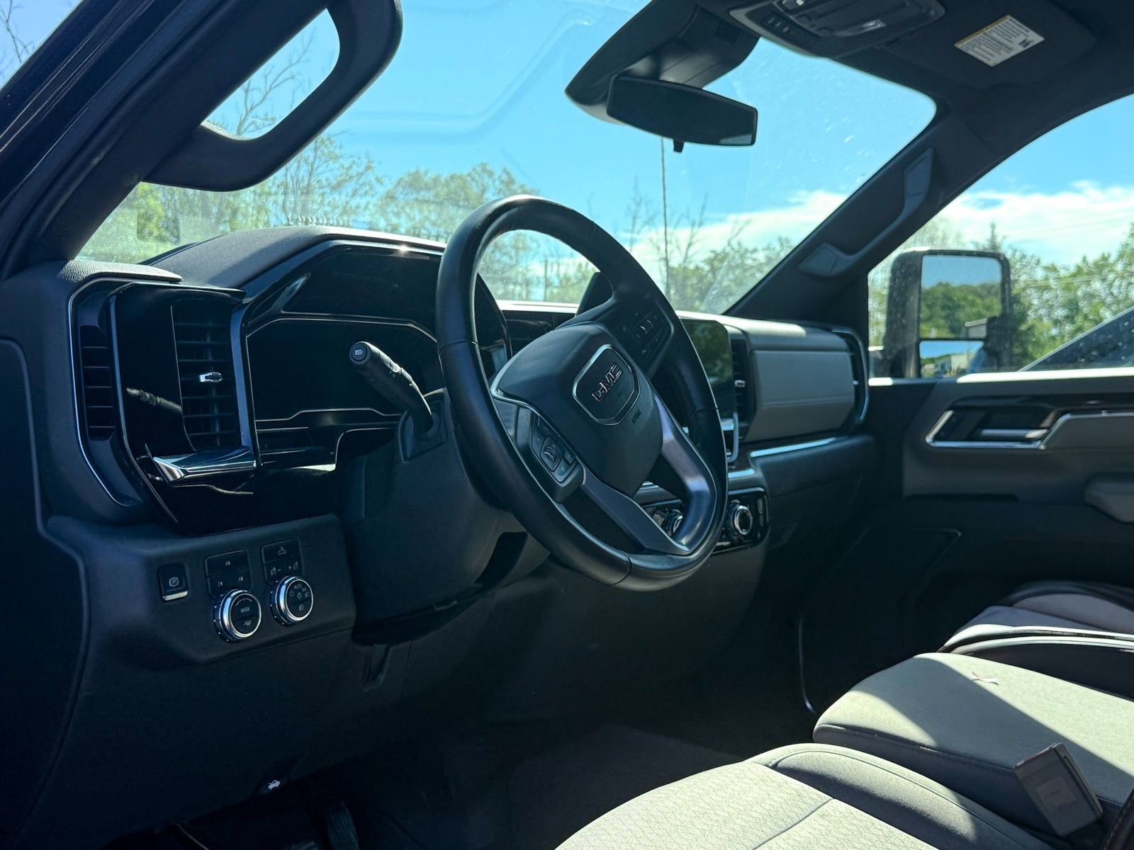 Used 2024 GMC Sierra 2500 SLE w/ SLE Value Package; AWD/4WD image 10