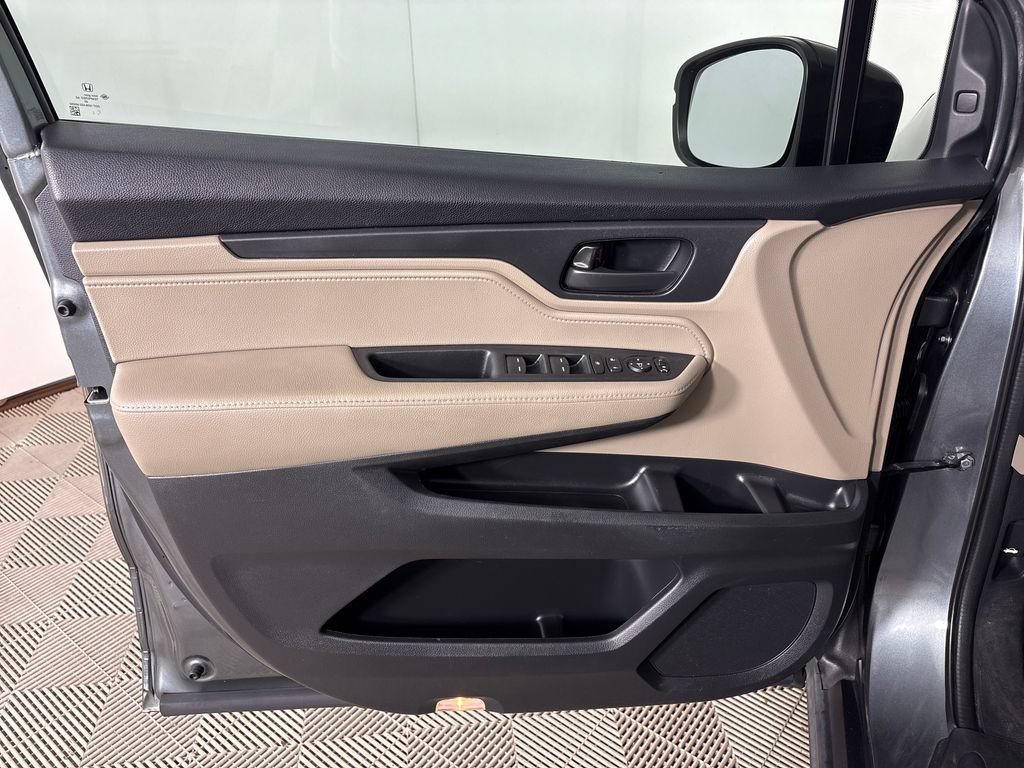 Used 2018 Honda Odyssey EX image 21
