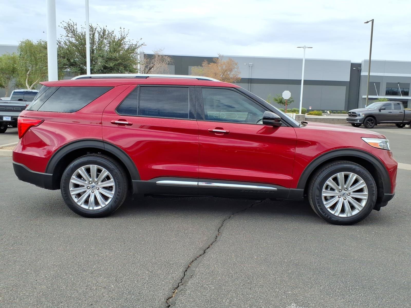 Certified 2022 Ford Explorer Limited w/ Equipment Group 301A RWD image 6
