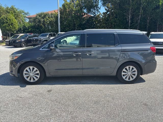 Used 2017 Kia Sedona EX image 2