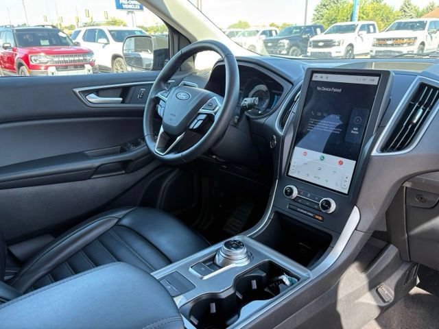 Certified 2024 Ford Edge SEL w/ Convenience Package AWD/4WD image 4