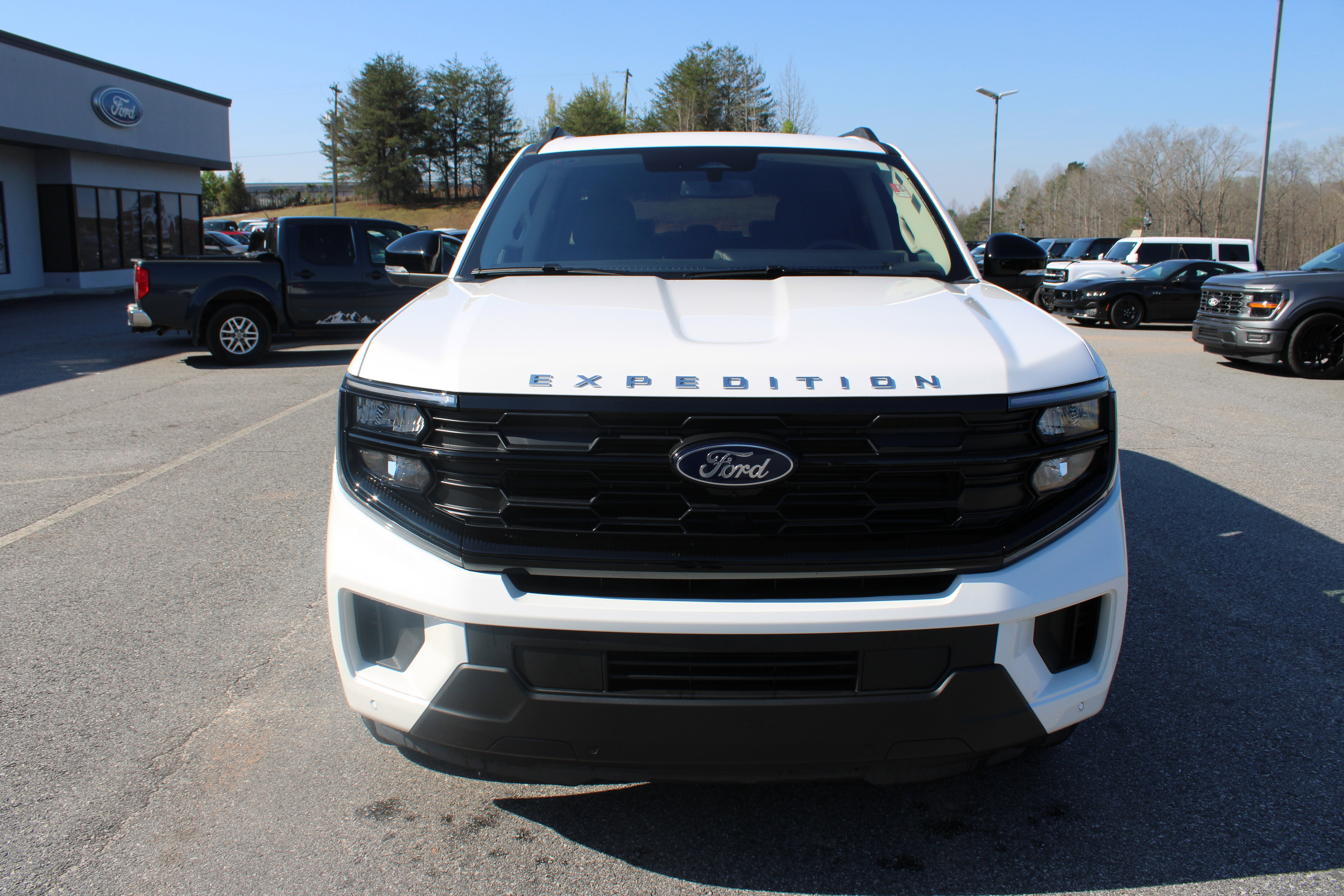 Certified 2025 Ford Expedition Max Active AWD/4WD image 3