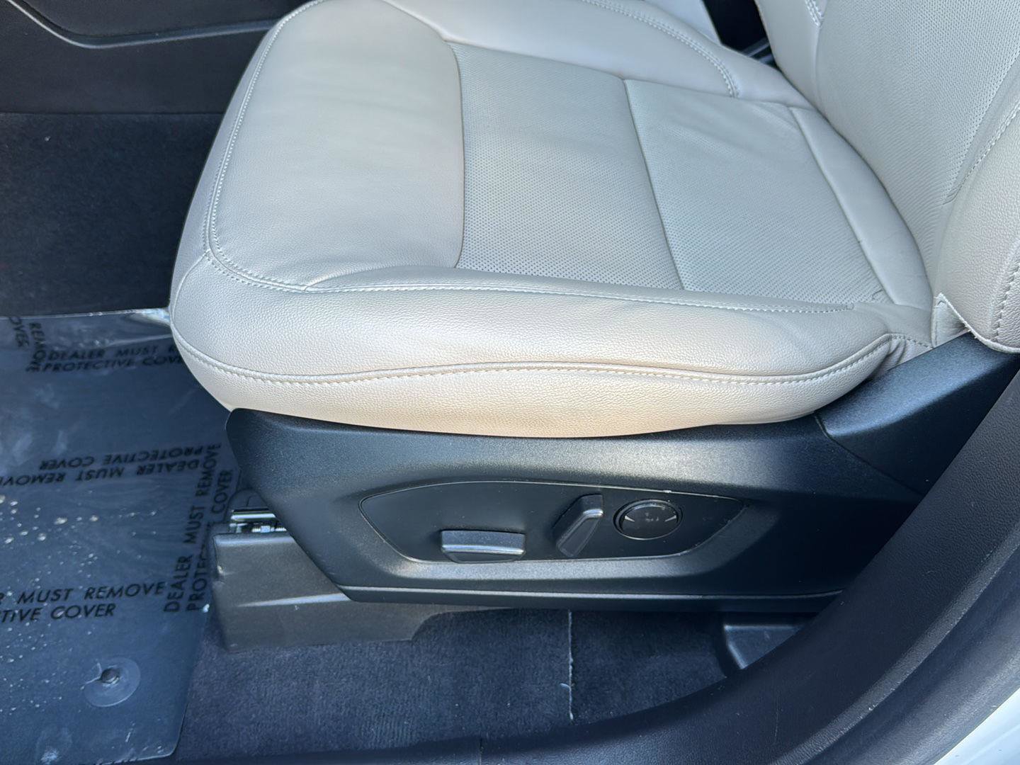 Certified 2022 Ford Explorer Limited w/ Equipment Group 301A image 28