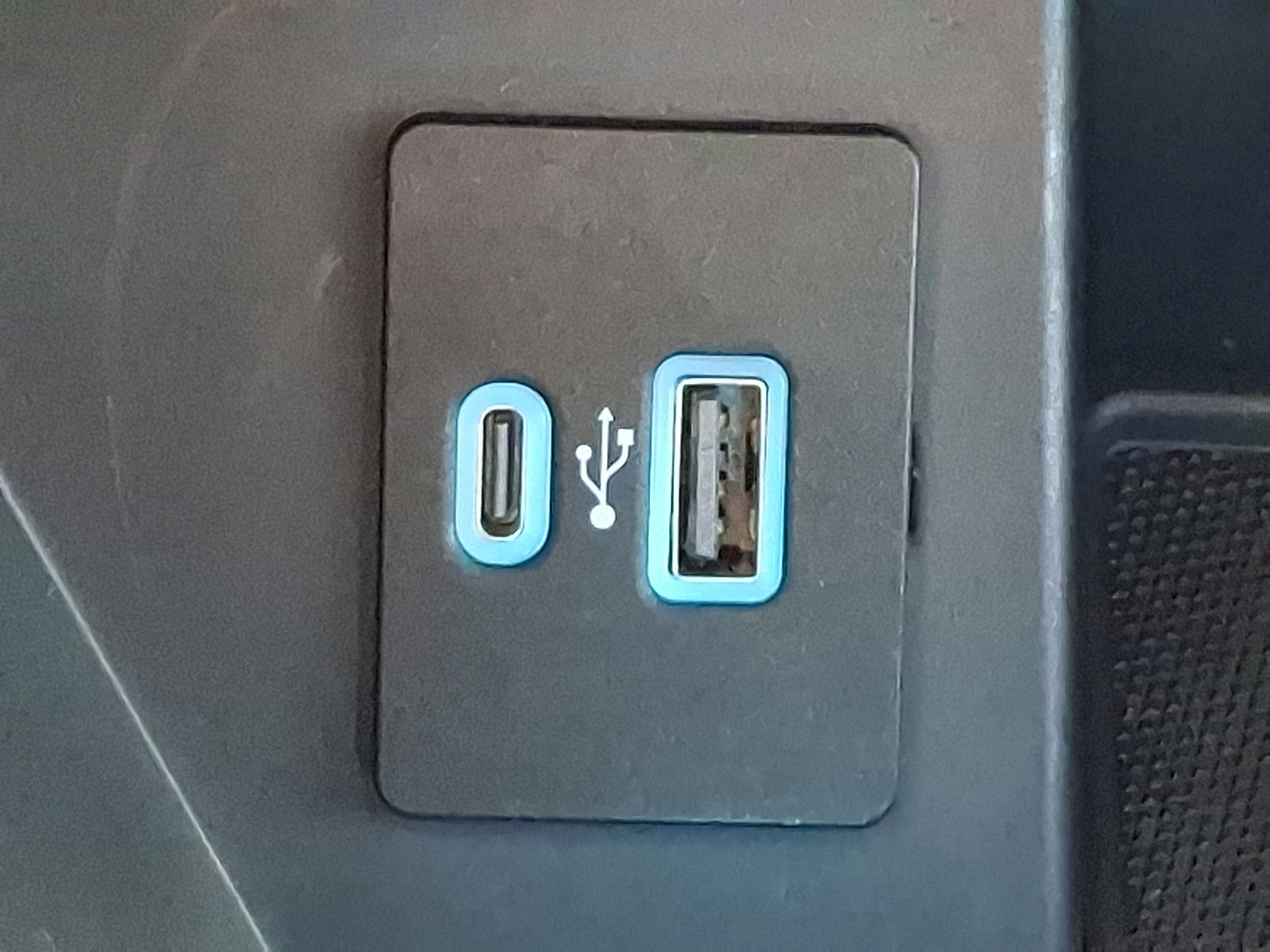 Certified 2021 Ford F150 Lariat w/ Equipment Group 502A High image 23