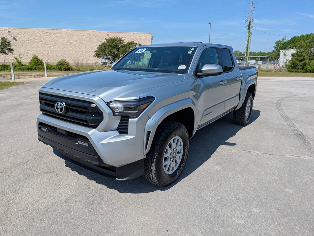 Used 2025 Toyota Tacoma SR5 AWD/4WD image 5