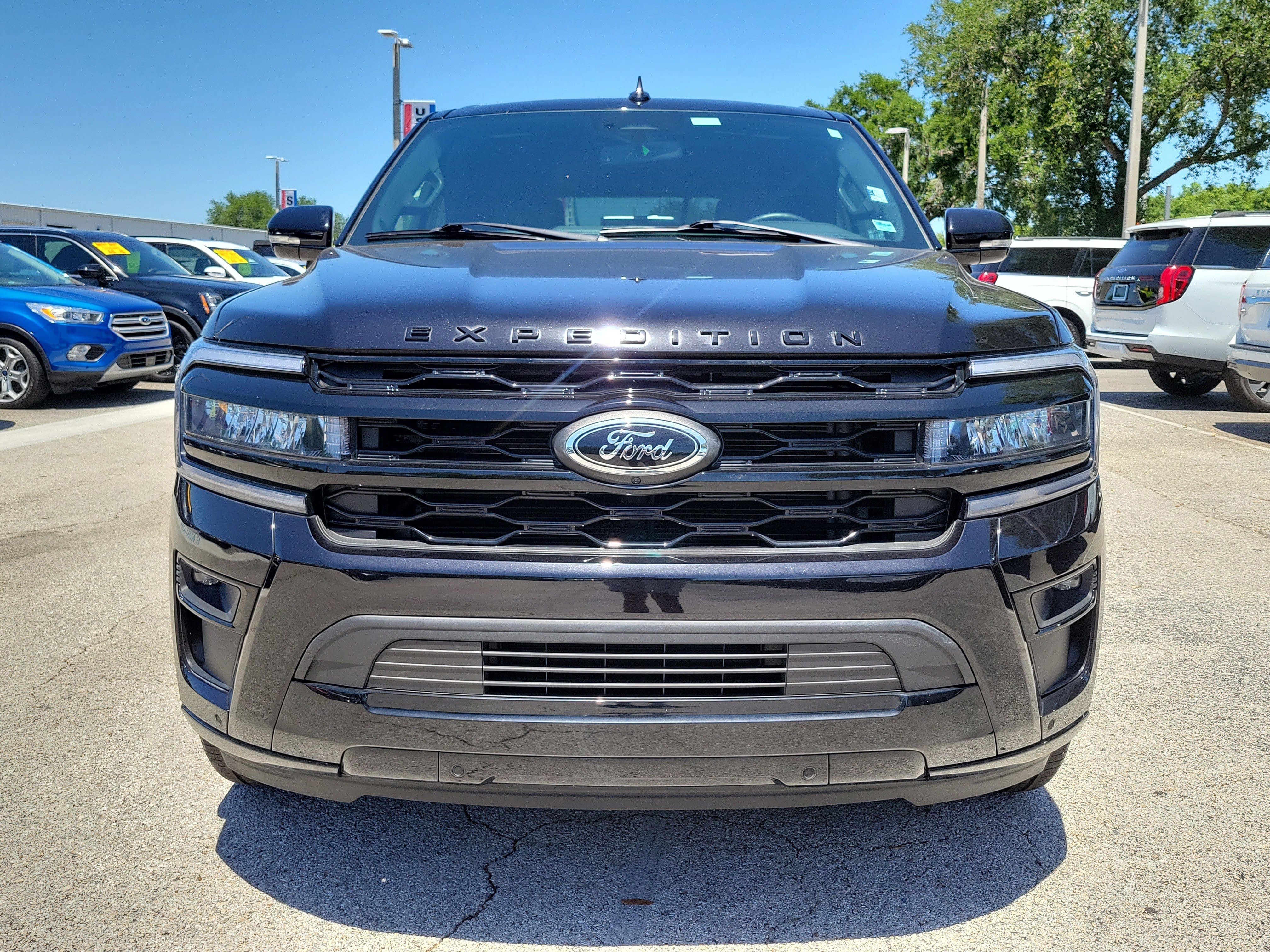 Certified 2024 Ford Expedition Limited RWD image 2