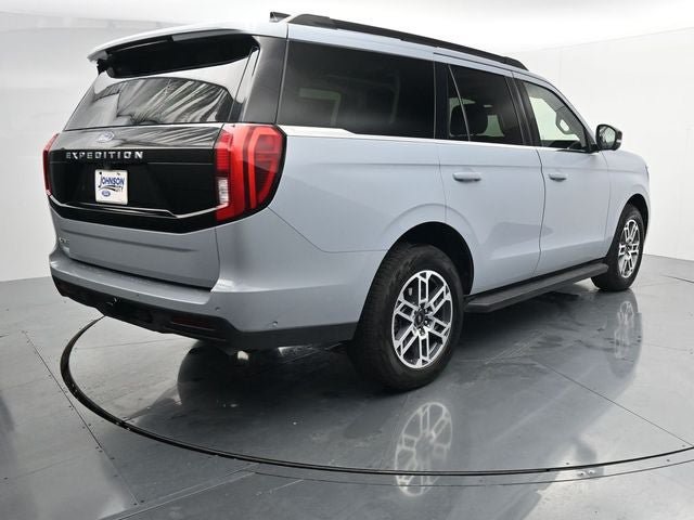 Certified 2025 Ford Expedition Active AWD/4WD image 9