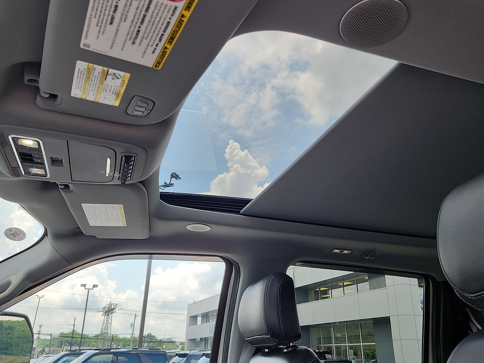Certified 2024 Ford F350 Lariat w/ Lariat Ultimate Package AWD/4WD image 14