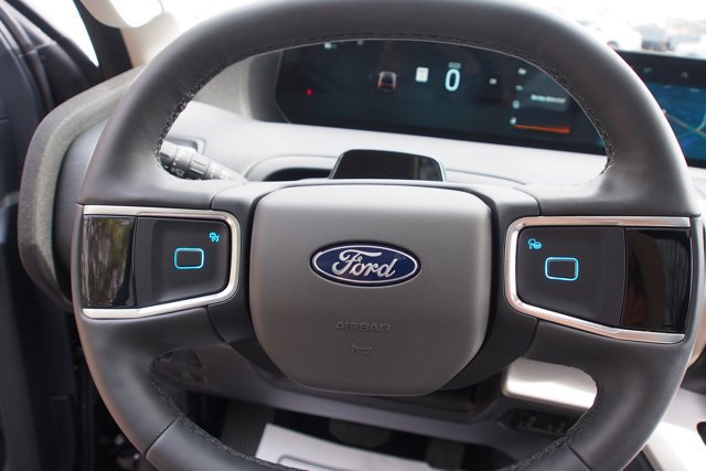 Certified 2025 Ford Expedition Active image 25