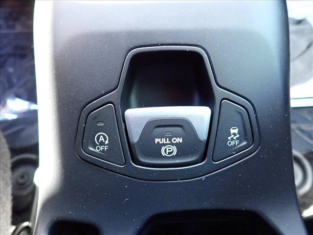 Used 2023 Jeep Renegade Latitude AWD/4WD image 16
