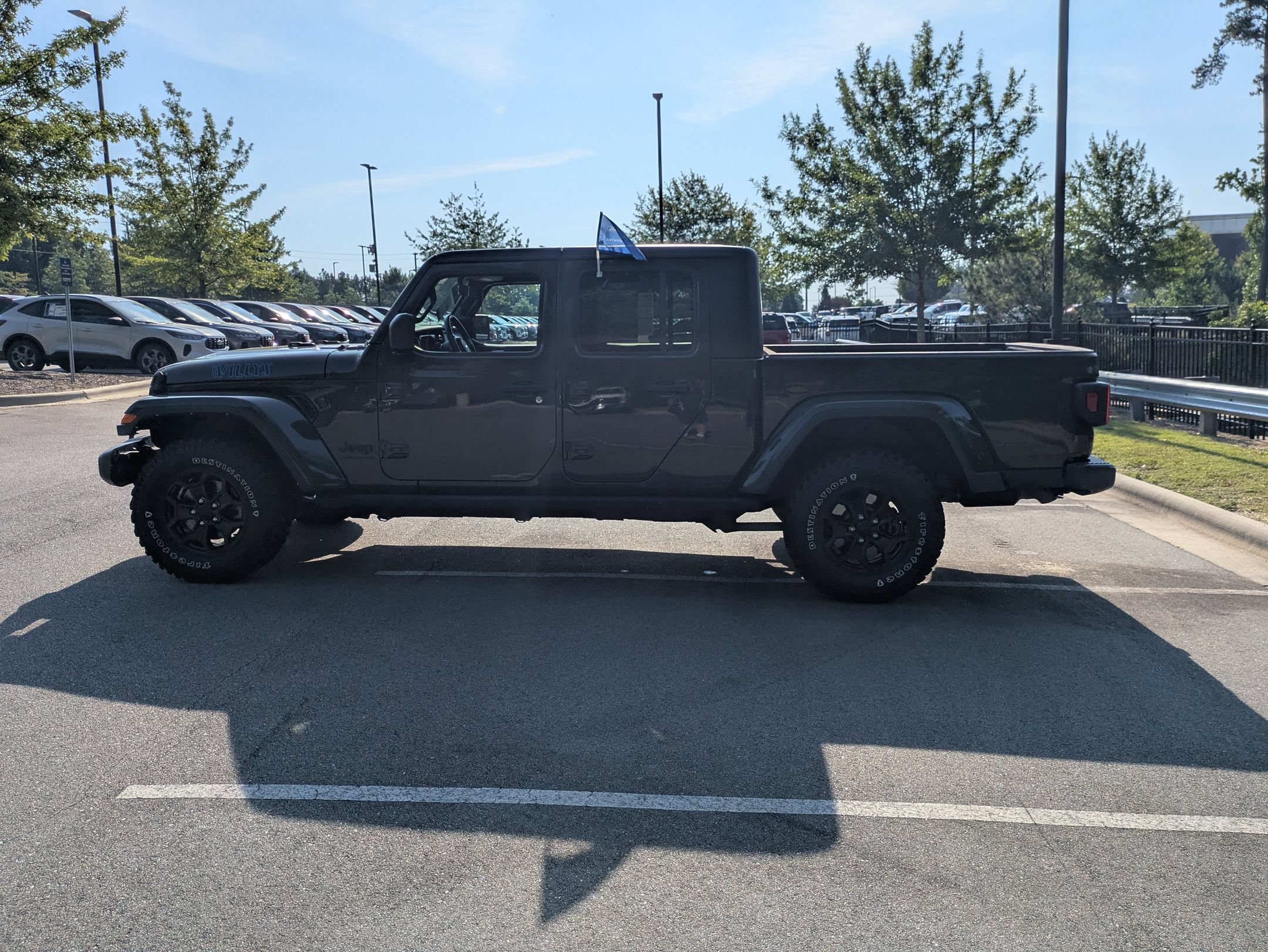 Used 2021 Jeep Gladiator Sport AWD/4WD image 7