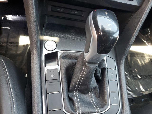 Used 2022 Volkswagen Tiguan SE R-Line image 30