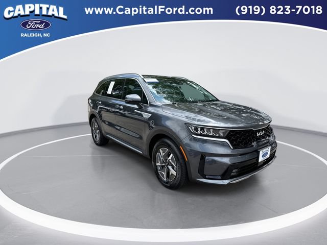 Used 2022 Kia Sorento EX w/ Panoramic Sunroof Package FWD image 2