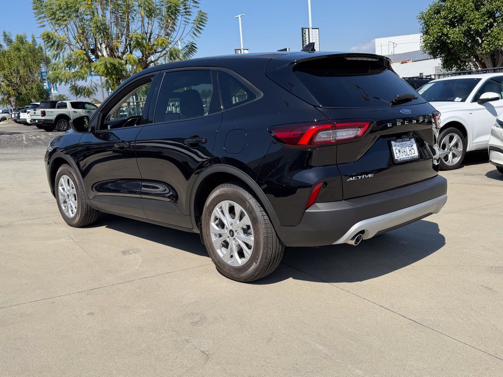 Certified 2025 Ford Escape Active FWD image 11