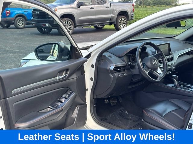 Used 2024 Nissan Altima 2.5 SR FWD image 10