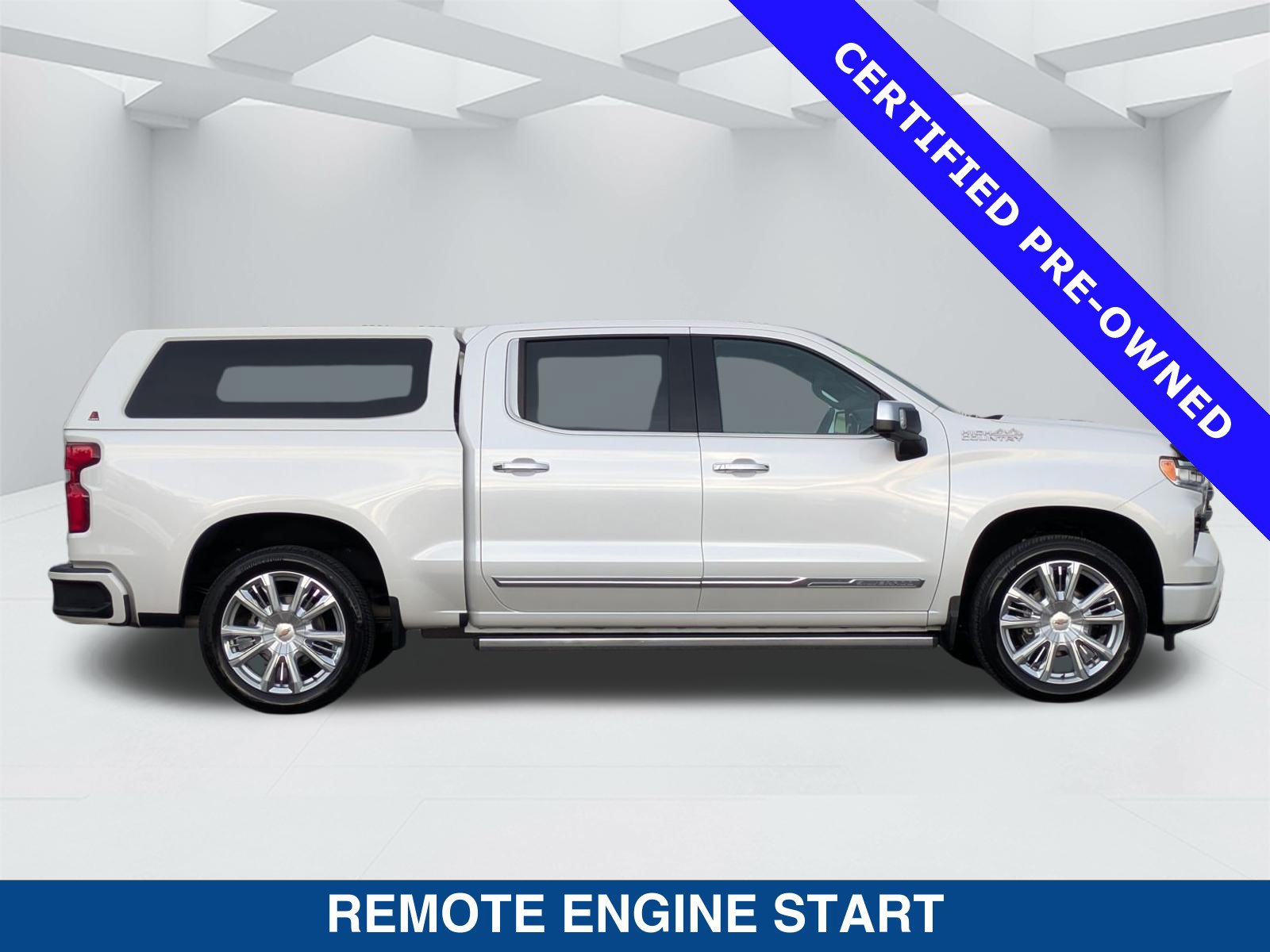 Used 2023 Chevrolet Silverado 1500 High Country w/ High Country Premium Package AWD/4WD image 4