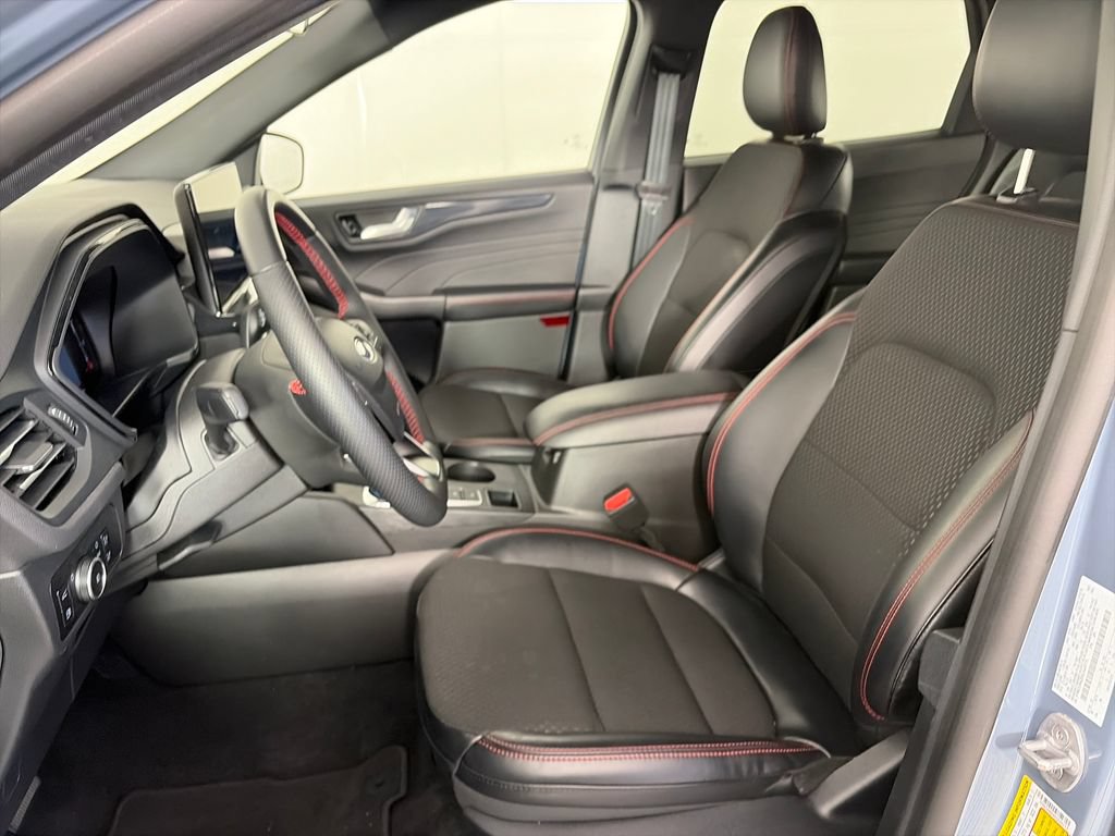 Certified 2025 Ford Escape ST-Line Select w/ Tech Pack #1 AWD/4WD image 11
