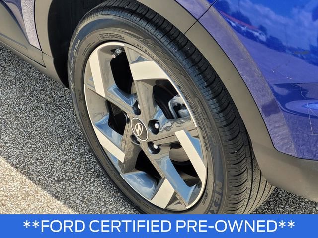 Used 2023 Hyundai Venue Limited FWD image 7