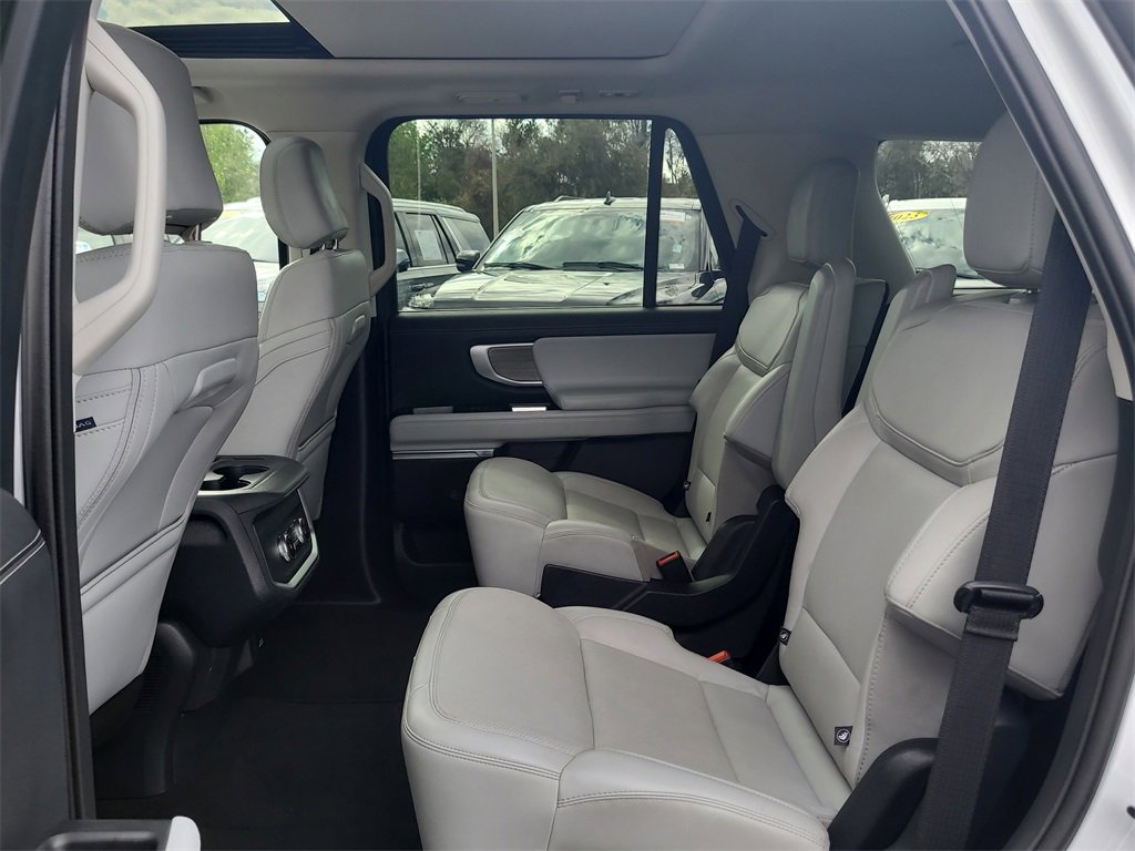 Certified 2025 Ford Expedition Platinum image 13