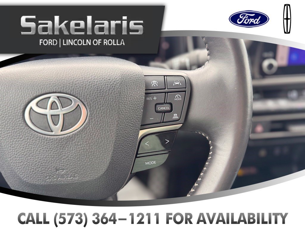 Used 2025 Toyota Camry SE FWD image 17