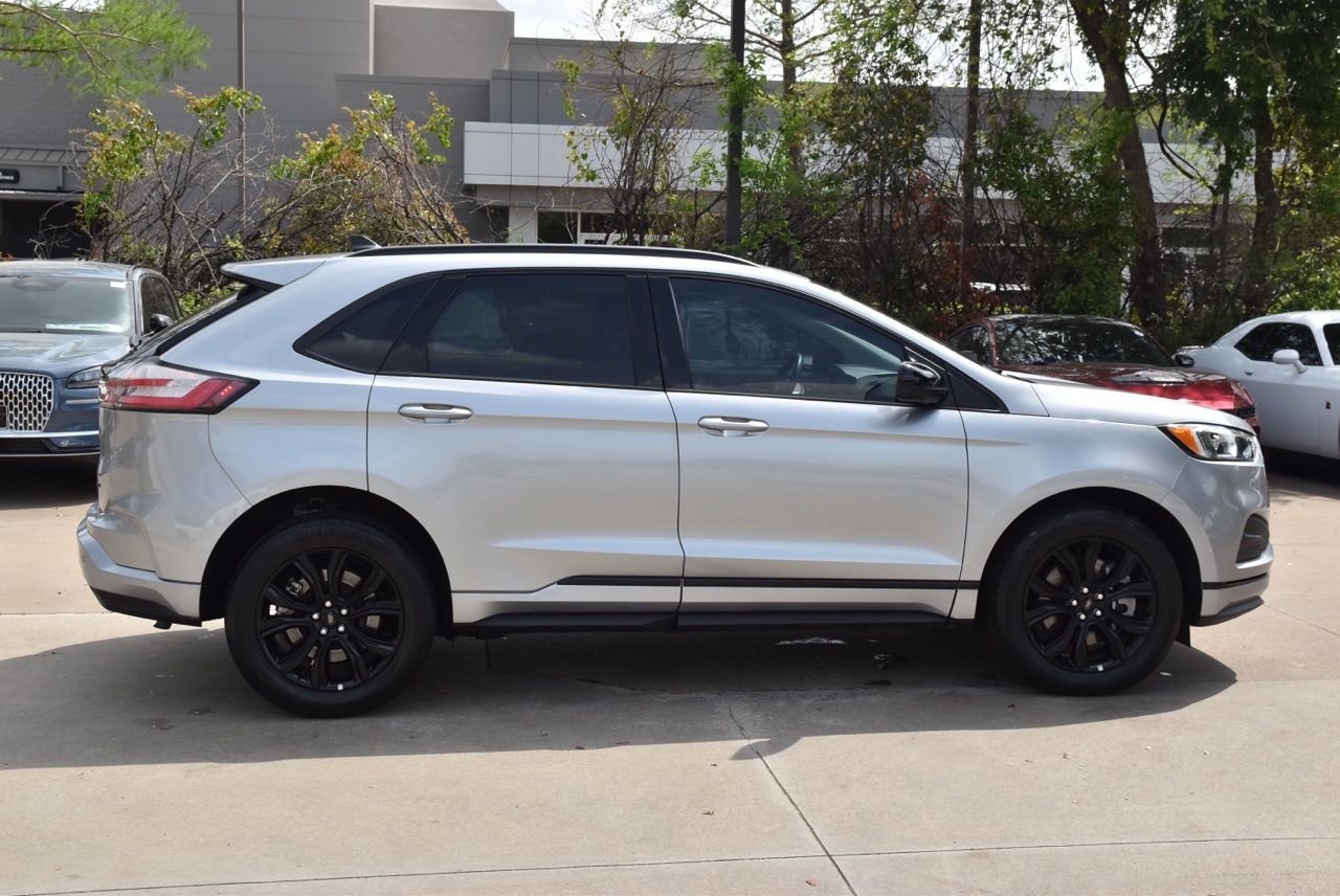 Certified 2023 Ford Edge SE w/ Black Appearance Package image 10