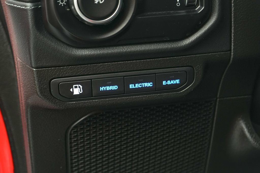 Used 2024 Jeep Wrangler Unlimited Sahara AWD/4WD image 18
