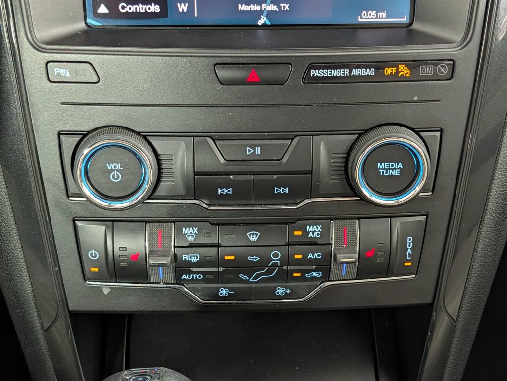 Certified 2019 Ford Explorer XLT w/ Equipment Group 202A FWD image 17