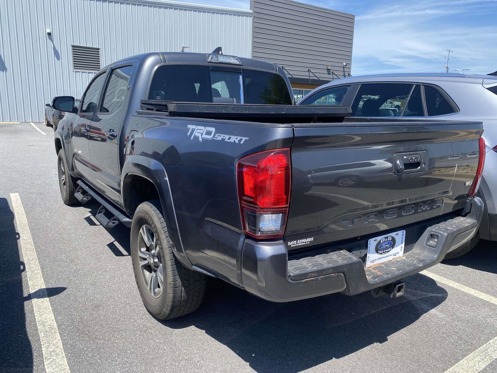 Used 2019 Toyota Tacoma TRD Sport RWD image 5