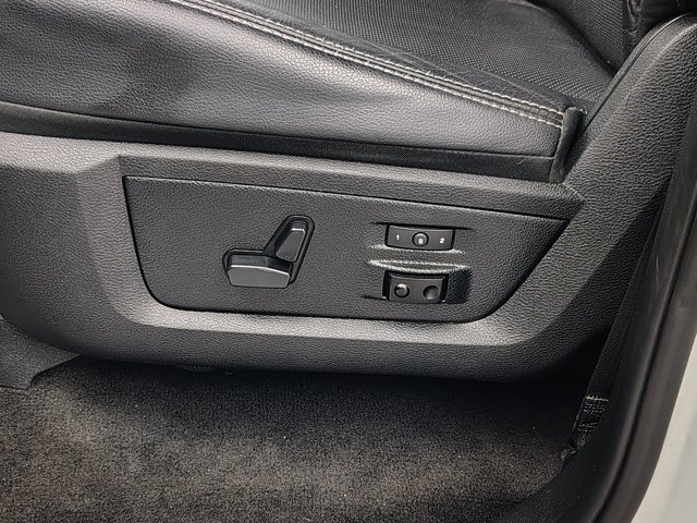 Used 2017 RAM 1500 Laramie w/ Convenience Group AWD/4WD image 24