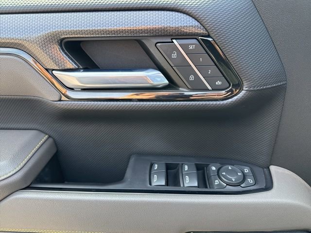 Used 2022 Chevrolet Silverado 1500 ZR2 w/ Technology Package image 13