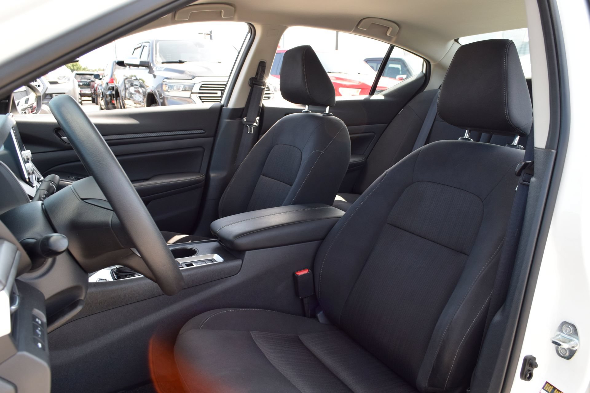 Used 2025 Nissan Altima 2.5 SV AWD/4WD image 15