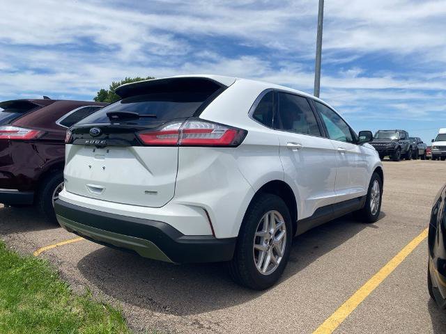 Certified 2024 Ford Edge SEL w/ Convenience Package AWD/4WD image 8