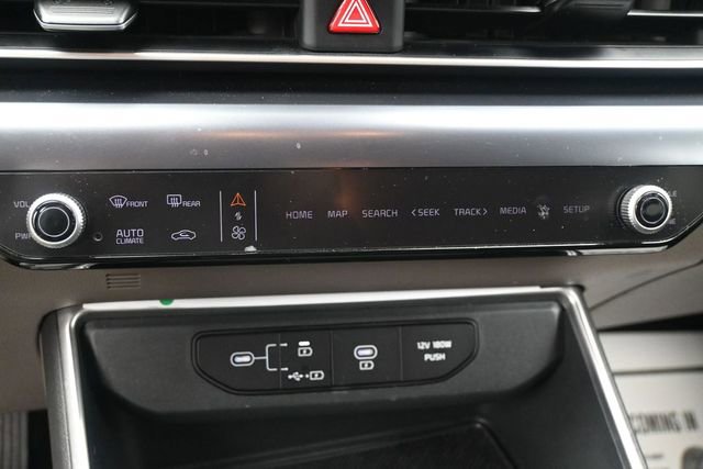 Used 2025 Kia Carnival FWD image 12