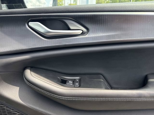 Used 2023 Jeep Grand Cherokee L Altitude AWD/4WD image 15