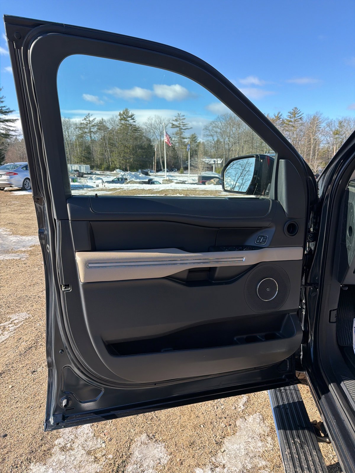 Certified 2024 Ford Expedition Limited image 18