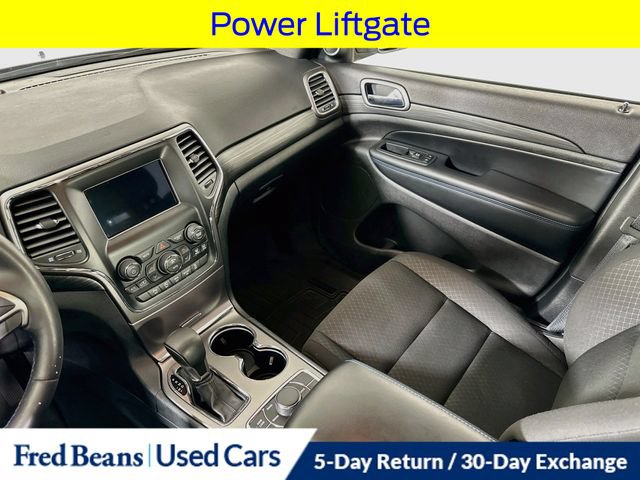 Used 2019 Jeep Grand Cherokee Laredo AWD/4WD image 29
