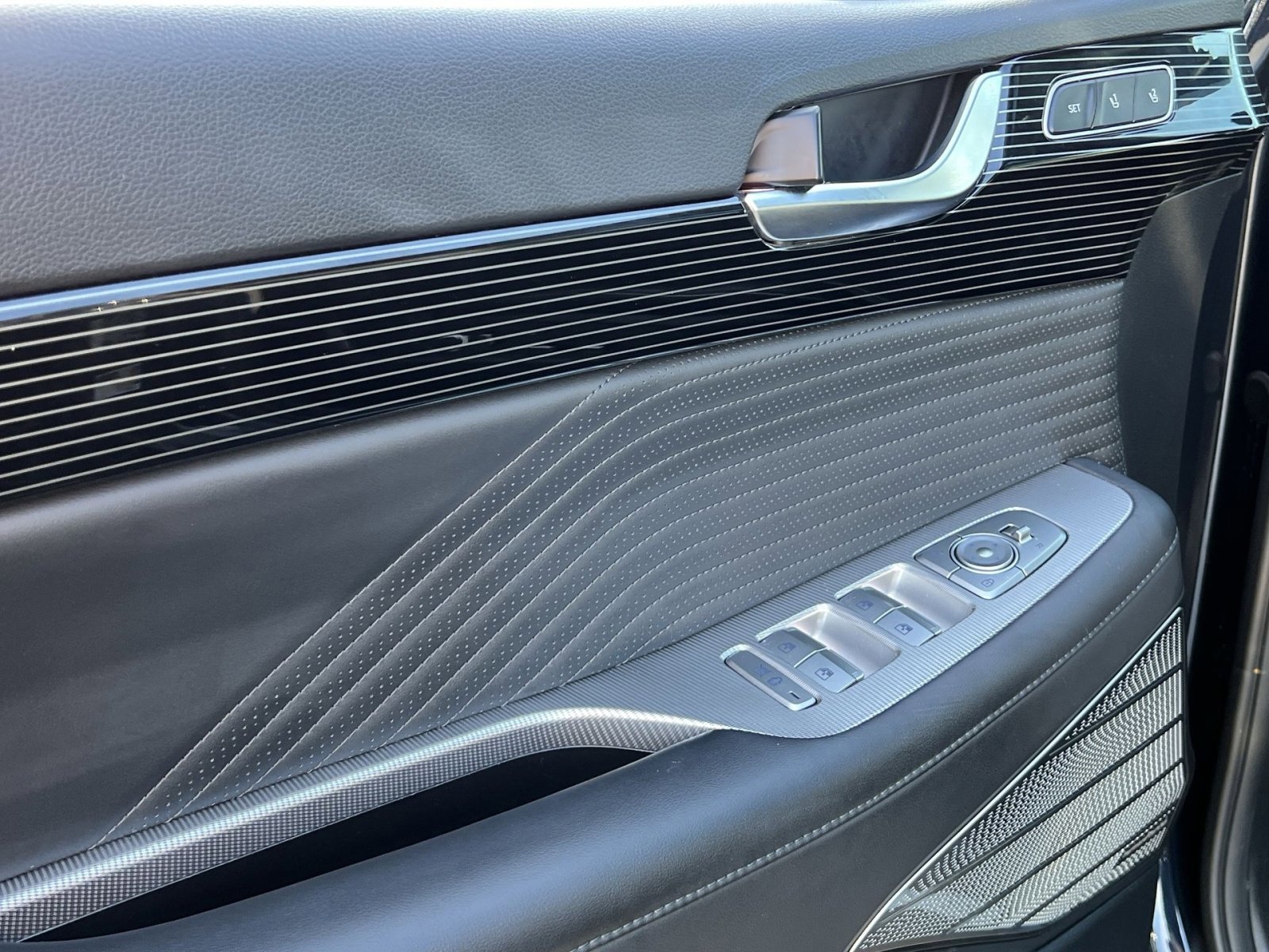 Used 2024 Hyundai Palisade Calligraphy image 15