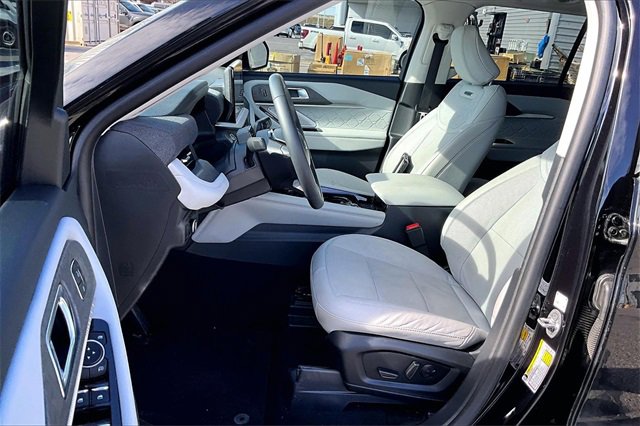 Certified 2025 Ford Explorer Platinum w/ Ultimate Package image 5