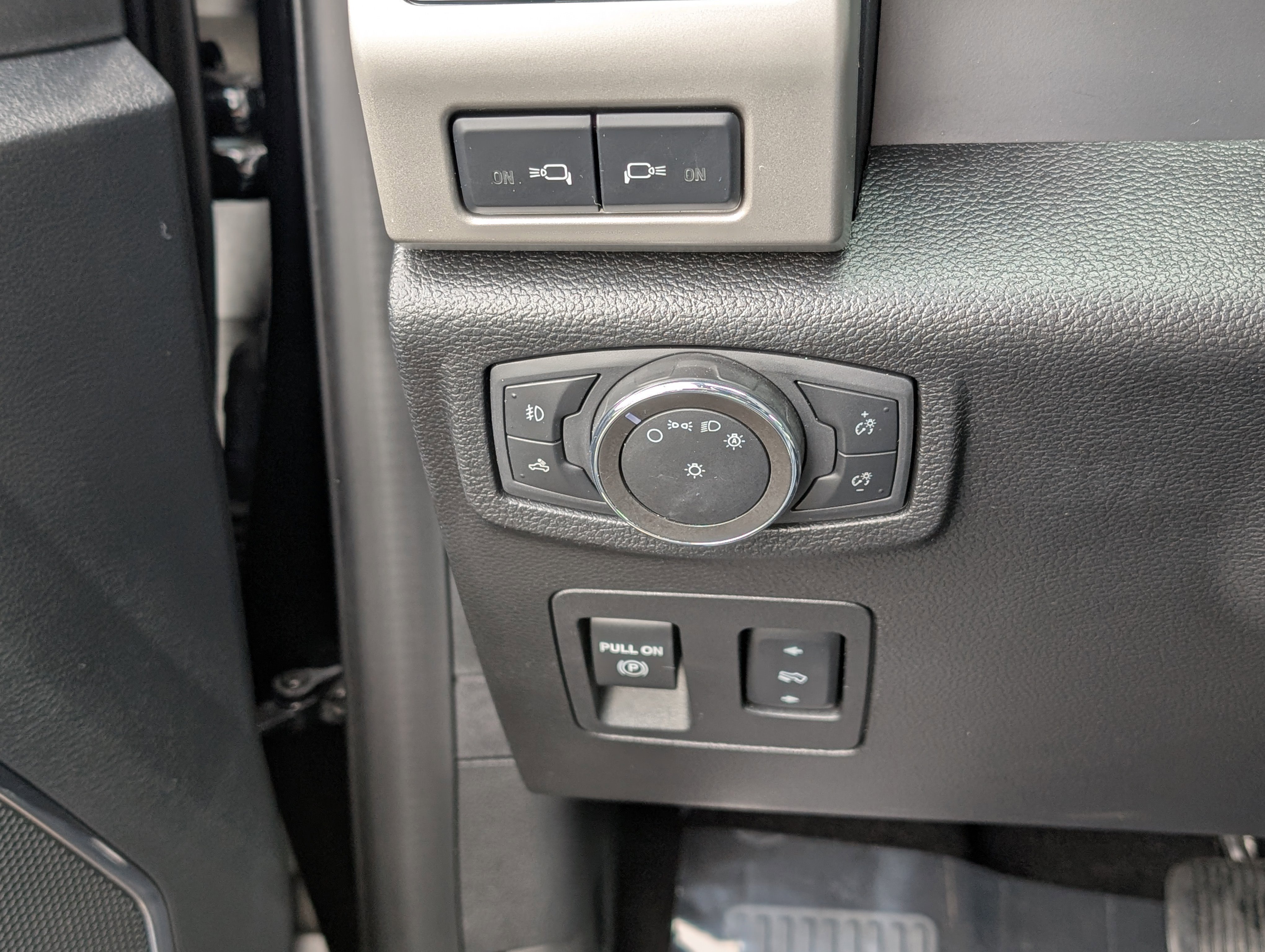 Certified 2020 Ford F150 Lariat w/ Equipment Group 502A Luxury image 20