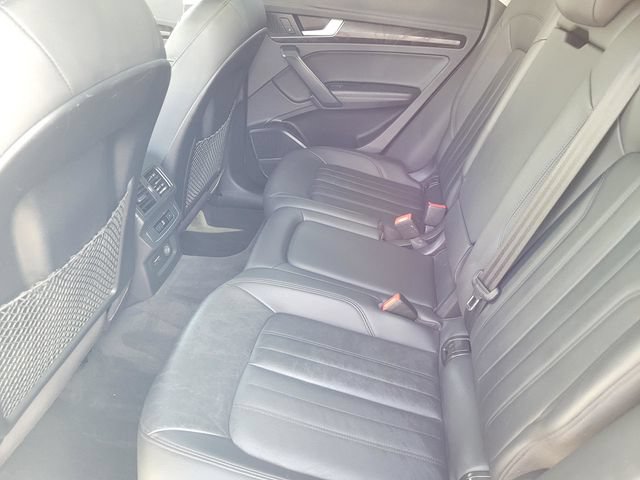 Used 2020 Audi Q5 e Premium Plus w/ Premium Plus Package AWD/4WD image 11