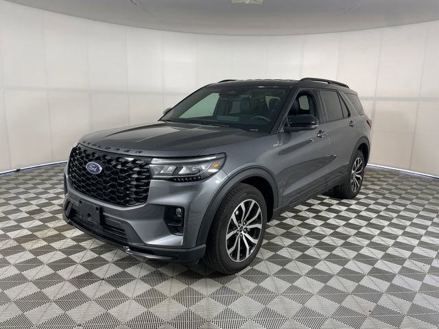 Certified 2025 Ford Explorer ST-Line AWD/4WD image 1