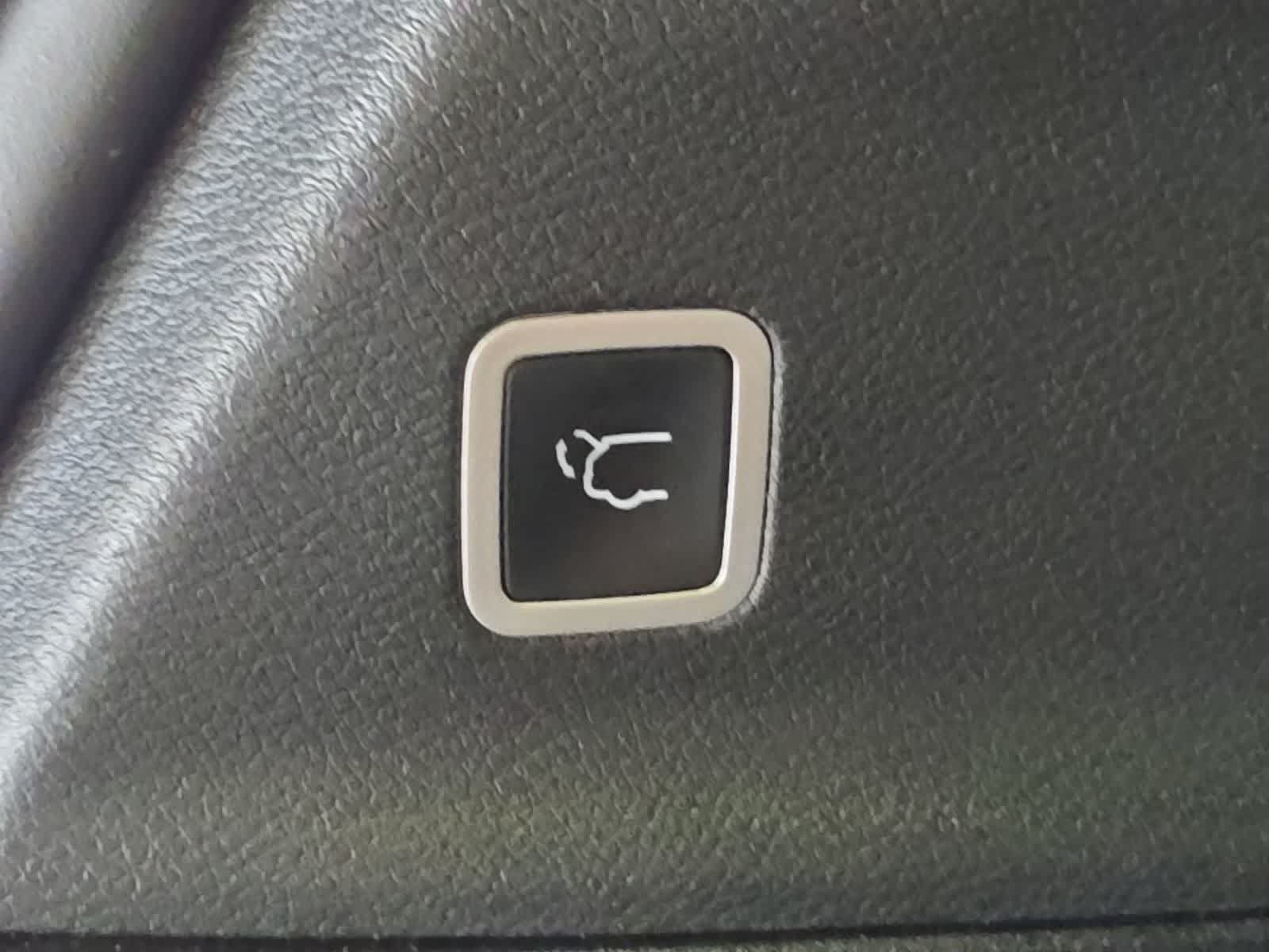 Used 2025 Chrysler Pacifica Limited FWD image 37