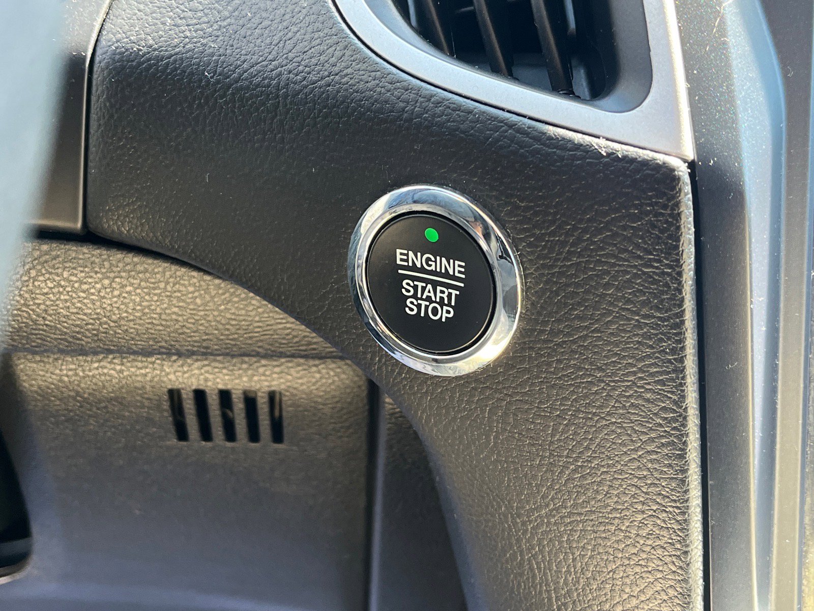 Certified 2022 Ford Edge SEL w/ Convenience Package AWD/4WD image 8