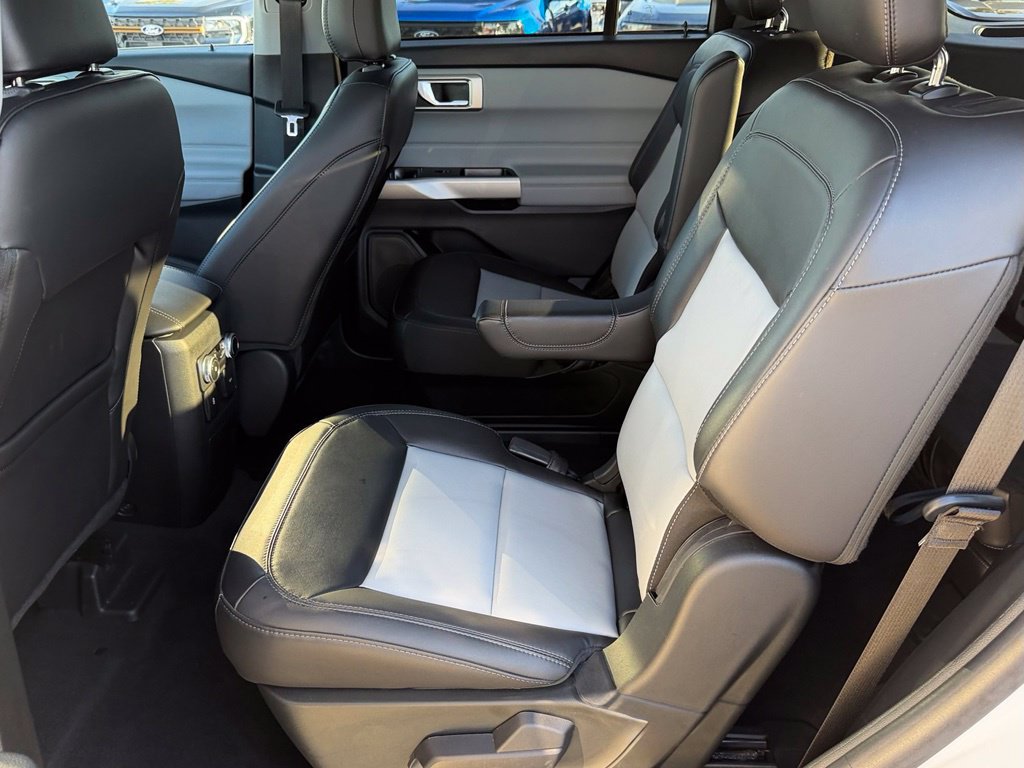 Certified 2023 Ford Explorer XLT w/ Equipment Group 202A RWD image 31