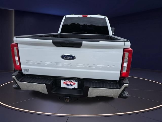 Certified 2024 Ford F250 XLT w/ FX4 Off-Road Package AWD/4WD image 5